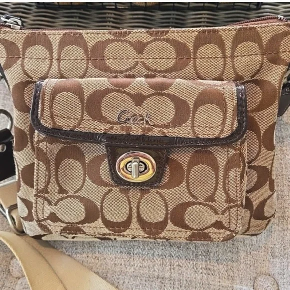 HP!  Coach Crossbody Bag And Essential Wristlet Bundle - Picture 2 of 16